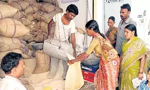 नए राशन कार्ड पर चावल कब मिलेगा.. लाभार्थी असमंजस में! नए राशन कार्ड पर चावल कब मिलेगा.. लाभार्थी असमंजस में!