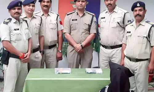 रेलवे पुलिस के हत्थे चढ़ा कुख्यात चोर, बरामद हुआ कीमती सामान