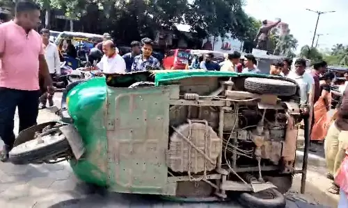 Puri : दर्दनाक सड़क दुर्घटना में 3 महिला पर्यटक घायल