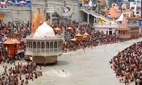 Haridwar में कांवड़ यात्रा अंतिम चरण में, श्रद्धालुओं की संख्या 3 करोड़ के पार पहुंचने की उम्मीद Haridwar में कांवड़ यात्रा अंतिम चरण में, श्रद्धालुओं की संख्या 3 करोड़ के पार पहुंचने की उम्मीद