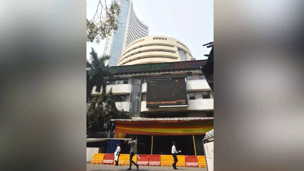6 दिग्गज कंपनियों का मूल्यांकन ₹94,000 करोड़ घटा; TCS और रिलायंस को सबसे बड़ा नुकसान 6 दिग्गज कंपनियों का मूल्यांकन ₹94,000 करोड़ घटा; TCS और रिलायंस को सबसे बड़ा नुकसान