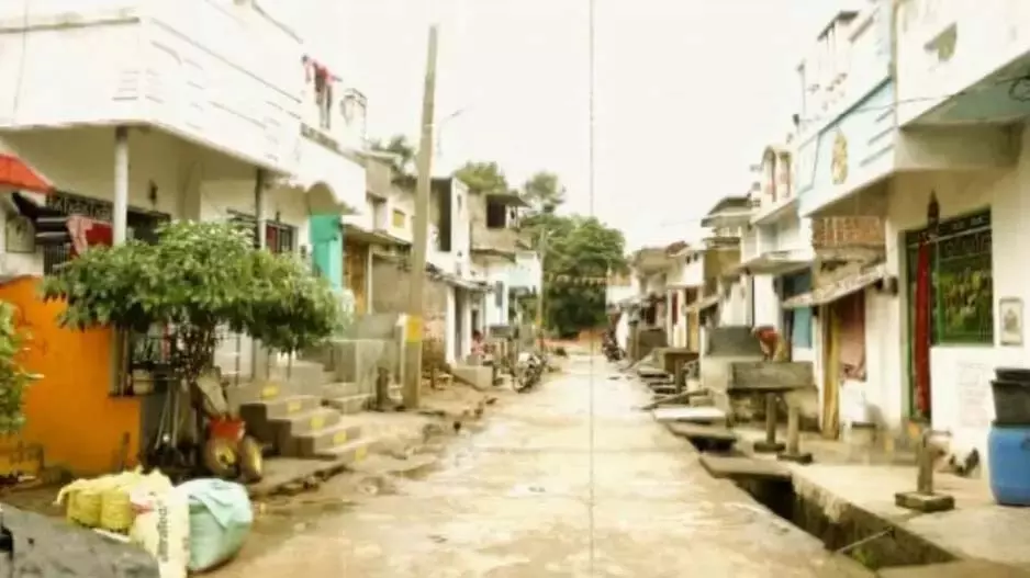 बिना सहमति गांव बेच डाला गया, ग्रामीणों ने मांगी न्याय की गुहार बिना सहमति गांव बेच डाला गया, ग्रामीणों ने मांगी न्याय की गुहार