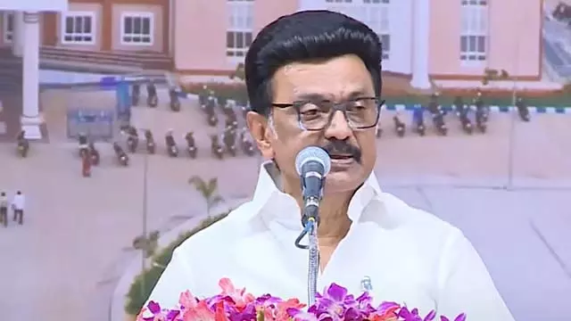 एम.के.मुथु का निधन: CM ने संवेदना व्यक्त करने के लिए सभी का धन्यवाद किया एम.के.मुथु का निधन: CM ने संवेदना व्यक्त करने के लिए सभी का धन्यवाद किया