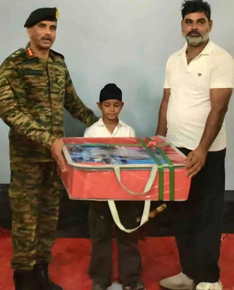 Punjab: सबसे कम उम्र के नागरिक योद्धा, सेना ने फिरोजपुर के लड़के की शिक्षा का खर्च उठाया Punjab: सबसे कम उम्र के नागरिक योद्धा, सेना ने फिरोजपुर के लड़के की शिक्षा का खर्च उठाया