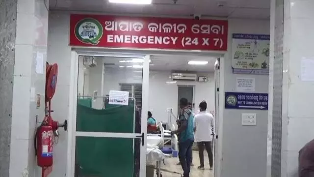 Odisha : नयागढ़ जिले में युवक ने दादा की हत्या की, हिरासत में लिया गया Odisha : नयागढ़ जिले में युवक ने दादा की हत्या की, हिरासत में लिया गया