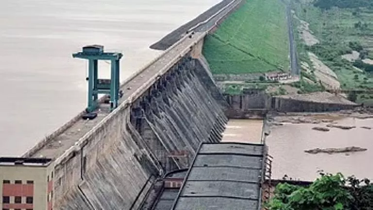 Odisha: हीराकुंड बांध के सामने वाले हिस्से का जल्द ही पर्यावरण-अनुकूल कायाकल्प किया जाएगा Odisha: हीराकुंड बांध के सामने वाले हिस्से का जल्द ही पर्यावरण-अनुकूल कायाकल्प किया जाएगा