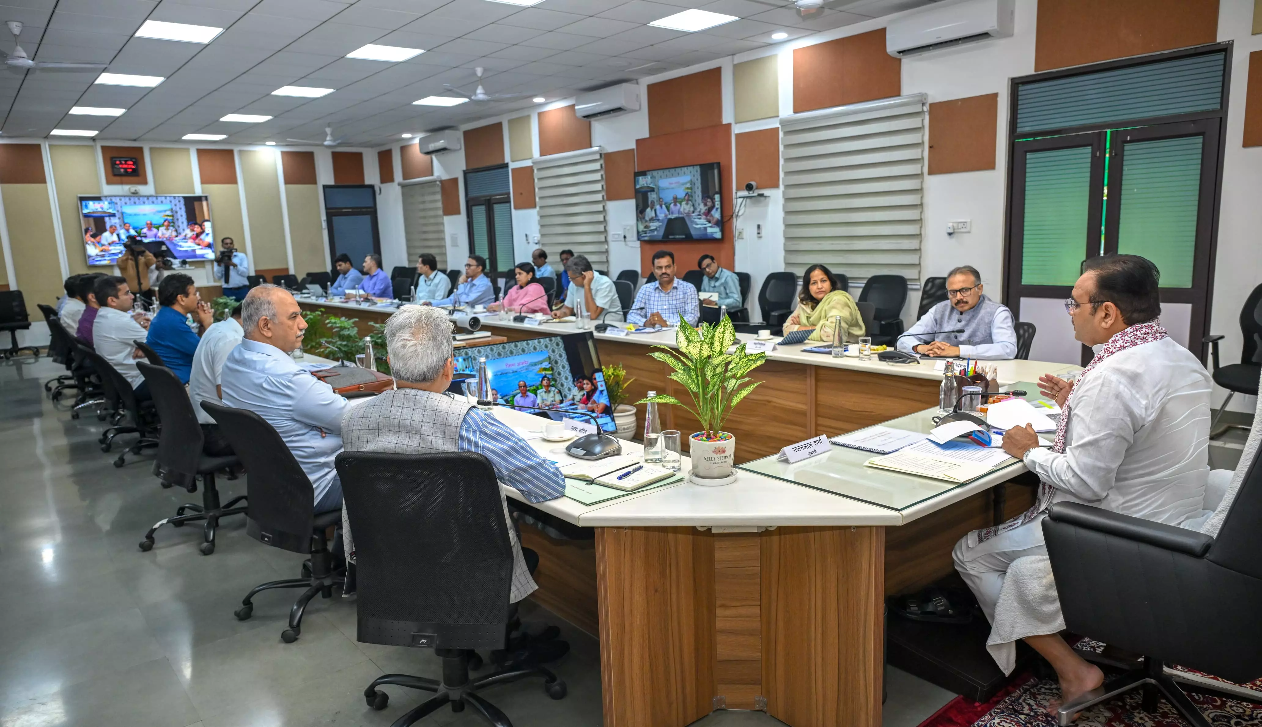 Jaipur: CM भजनलाल शर्मा: नागरिक सुरक्षा सर्वोच्च प्राथमिकता, सभी सेवाएं रहें सुचारू Jaipur: CM भजनलाल शर्मा: नागरिक सुरक्षा सर्वोच्च प्राथमिकता, सभी सेवाएं रहें सुचारू