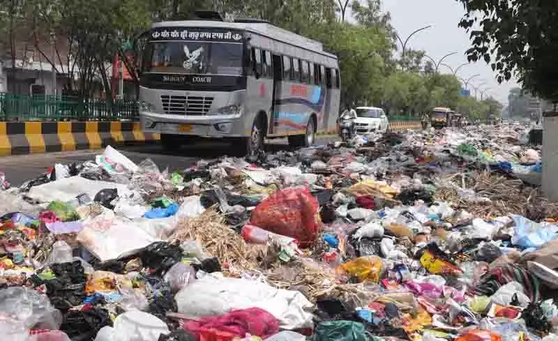 Jalandhar: नालियों की सफाई करें, नागरिकों को शामिल करें और दोषारोपण बंद करें Jalandhar: नालियों की सफाई करें, नागरिकों को शामिल करें और दोषारोपण बंद करें