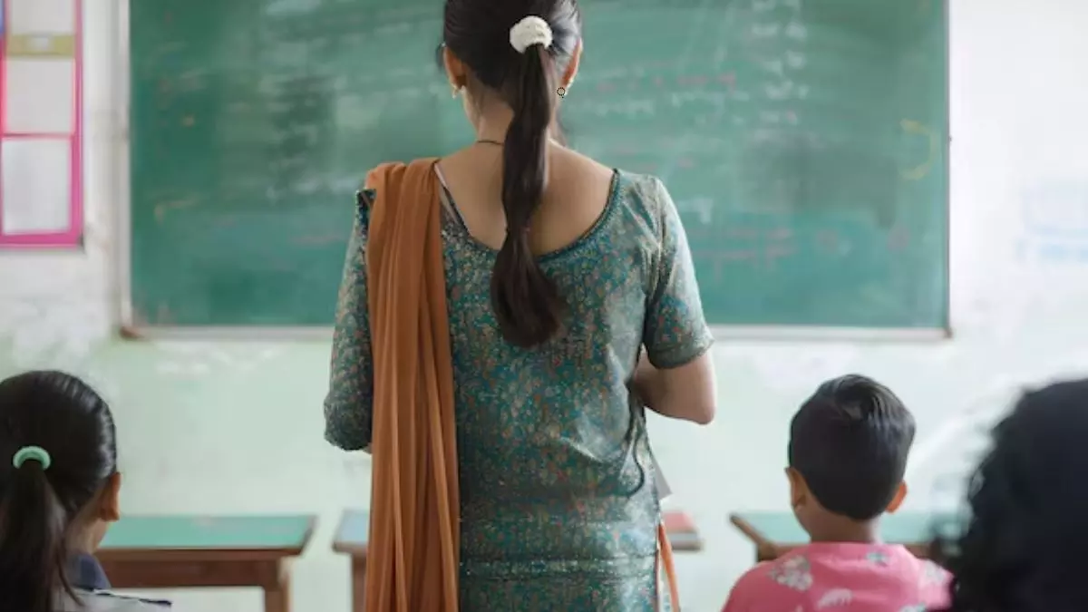 Farrukhabad: ECCE एजुकेटर पदों के लिए भरी रिक्तियाँ, भर्ती प्रक्रिया फिर से शुरू Farrukhabad: ECCE एजुकेटर पदों के लिए भरी रिक्तियाँ, भर्ती प्रक्रिया फिर से शुरू