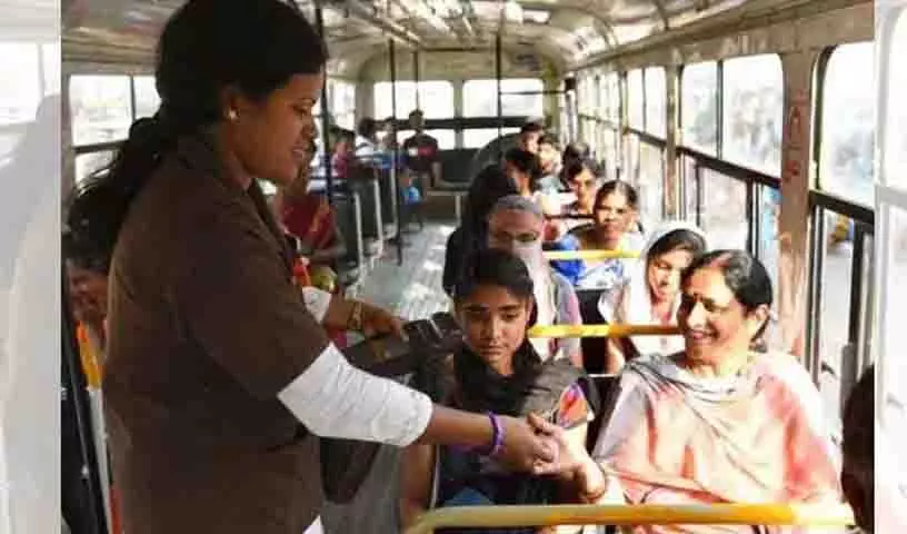RTC बसों में अधिकतर महिलाओं को असुविधा होती, सुरक्षा उपकरणों की जानकारी नहीं RTC बसों में अधिकतर महिलाओं को असुविधा होती, सुरक्षा उपकरणों की जानकारी नहीं