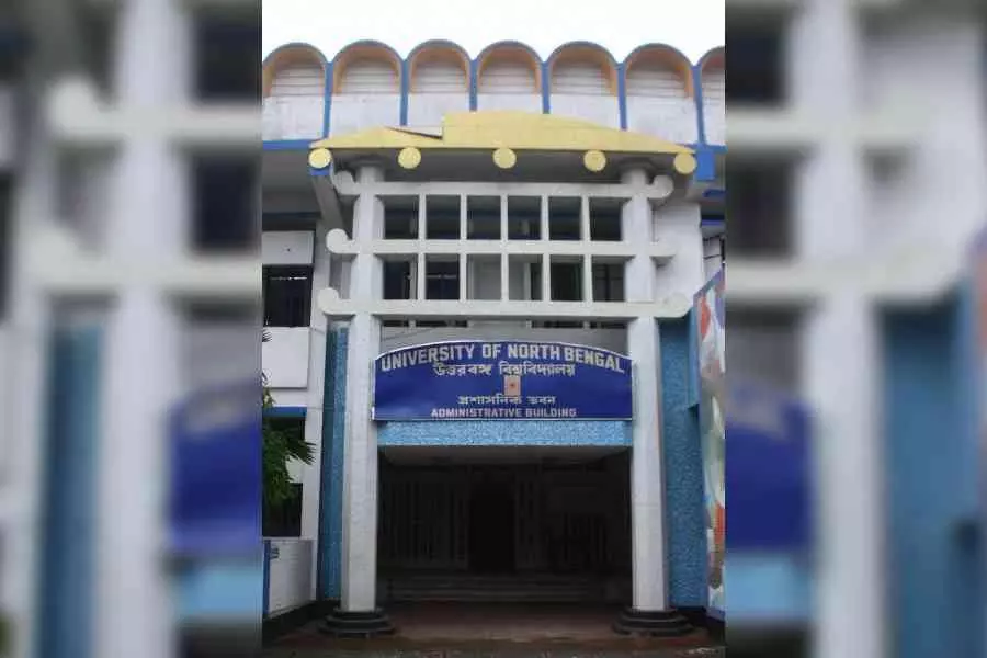 उत्तर Bengal विश्वविद्यालय के 250 शोधार्थियों के लिए परीक्षा की घड़ी उत्तर Bengal विश्वविद्यालय के 250 शोधार्थियों के लिए परीक्षा की घड़ी