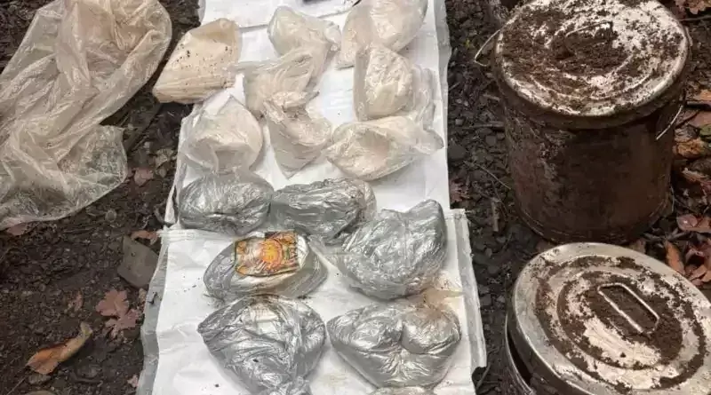 Chaibasa में सुरक्षाबलों को बड़ी सफलता, 14 आईईडी बरामद Chaibasa में सुरक्षाबलों को बड़ी सफलता, 14 आईईडी बरामद