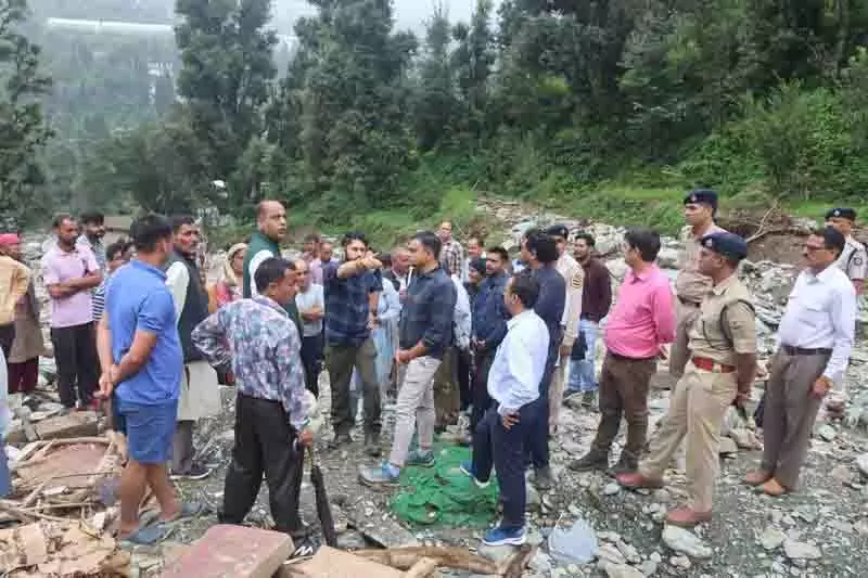 केंद्रीय टीम ने आपदा प्रभावित Mandi का दौरा किया केंद्रीय टीम ने आपदा प्रभावित Mandi का दौरा किया