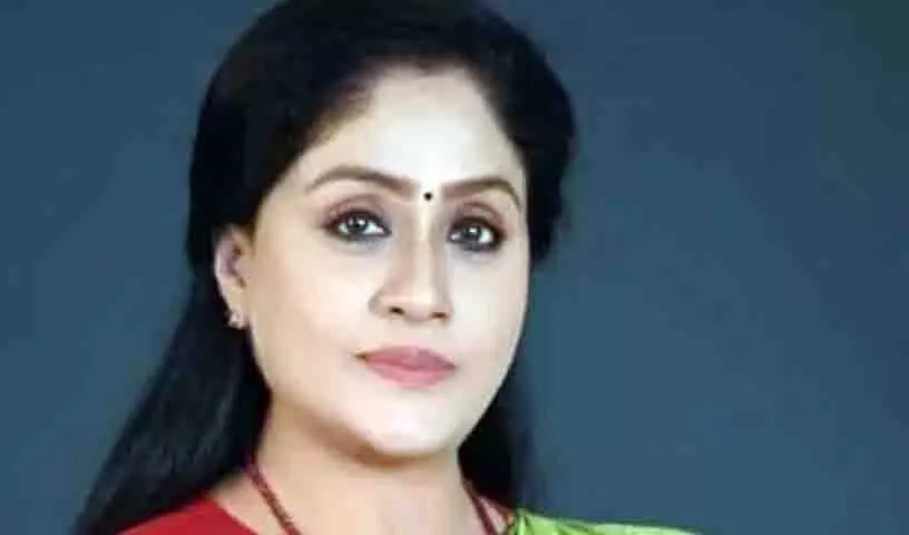 Vijayashanti ने लोगों से ‘जय तेलंगाना’ कहने और अंग्रेजी अभिवादन से बचने का आग्रह किया Vijayashanti ने लोगों से ‘जय तेलंगाना’ कहने और अंग्रेजी अभिवादन से बचने का आग्रह किया