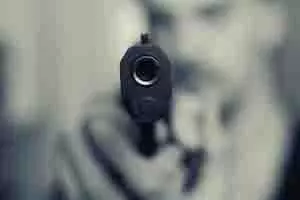 Patna में बाइक सवार हमलावरों ने व्यस्त सड़क पर व्यक्ति की गोली मारकर हत्या कर दी Patna में बाइक सवार हमलावरों ने व्यस्त सड़क पर व्यक्ति की गोली मारकर हत्या कर दी