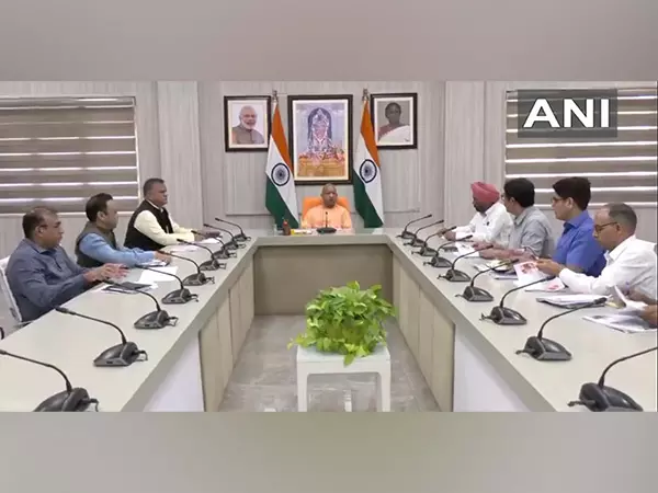 पूर्वी पाकिस्तान से विस्थापित परिवारों को भूमि का मालिकाना हक जल्द दिलाएं: सीएम योगी का निर्देश पूर्वी पाकिस्तान से विस्थापित परिवारों को भूमि का मालिकाना हक जल्द दिलाएं: सीएम योगी का निर्देश