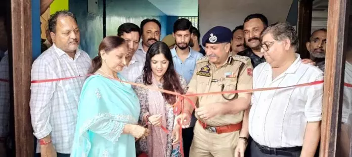 DIG JSK रेंज देवयानी राणा ने भलवाल में मुफ्त चिकित्सा शिविर का उद्घाटन किया DIG JSK रेंज देवयानी राणा ने भलवाल में मुफ्त चिकित्सा शिविर का उद्घाटन किया