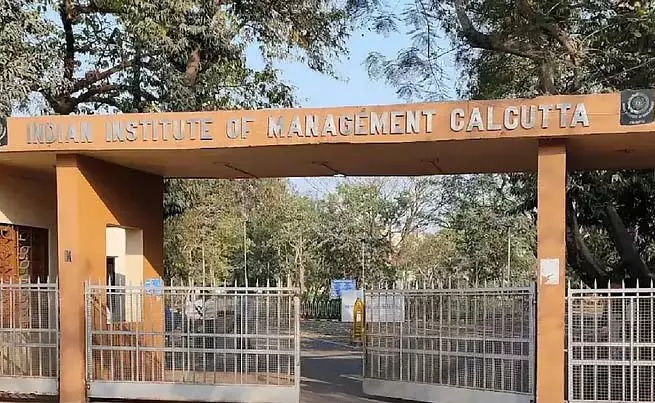 IIM scandal: क्या पीड़ित आरोप दायर करने की कगार पर है? IIM scandal: क्या पीड़ित आरोप दायर करने की कगार पर है?