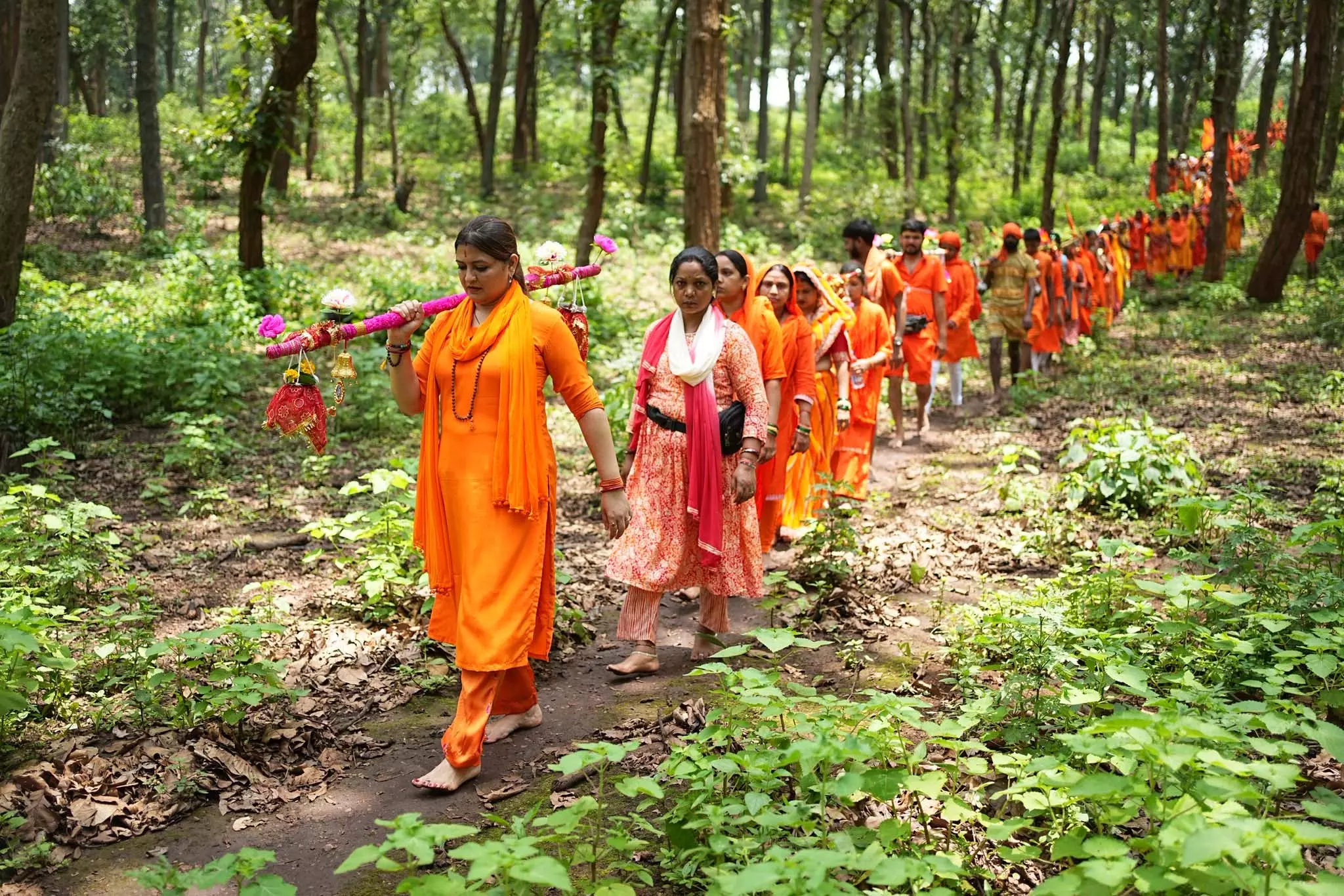 कांधे पर कांवड़, मन में शिव पर प्रबल विश्वास: भावना बोहरा कांधे पर कांवड़, मन में शिव पर प्रबल विश्वास: भावना बोहरा