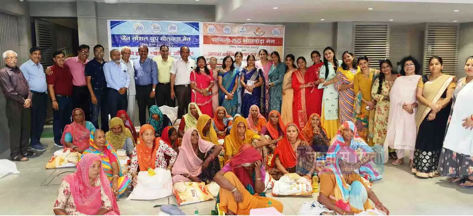 JSG और संगिनी भीलवाड़ा मेन द्वारा 30 जरूरतमंद परिवारों को राशन सामग्री वितरण JSG और संगिनी भीलवाड़ा मेन द्वारा 30 जरूरतमंद परिवारों को राशन सामग्री वितरण
