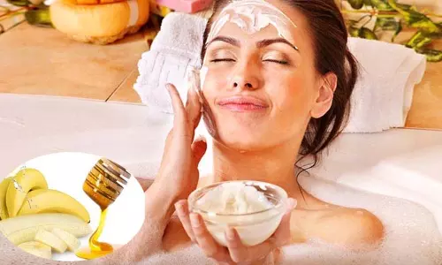 Face Pack: केले के फेस पैक से बनाएं अपना चेहरा खूबसूरत Face Pack: केले के फेस पैक से बनाएं अपना चेहरा खूबसूरत