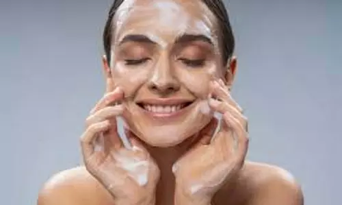 Face Wash Tips : क्या साबुन आपके चेहरे पर सूट नहीं करता जानिए 4 बेहतरीन विकल्प Face Wash Tips : क्या साबुन आपके चेहरे पर सूट नहीं करता जानिए 4 बेहतरीन विकल्प