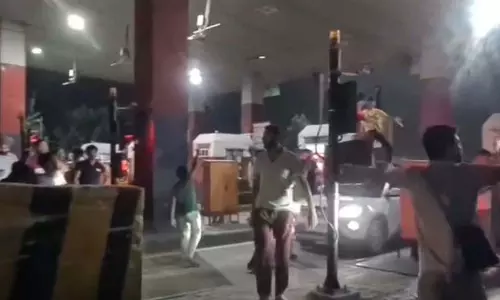 बस्तारा टोल प्लाजा पर कांवड़ियों के जश्न से एनएच-44 पर ट्रैफिक जाम
