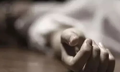 चुन्नी से फंदा बनाकर झूल गया युवक, मरते वक्त था नशे में