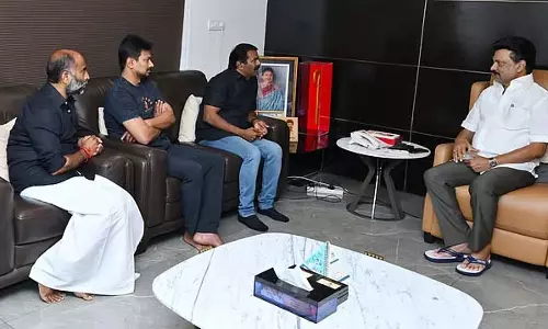 CM Stalin - सीमान बैठक: एम.के.मुथु के निधन पर शोक व्यक्त CM Stalin - सीमान बैठक: एम.के.मुथु के निधन पर शोक व्यक्त