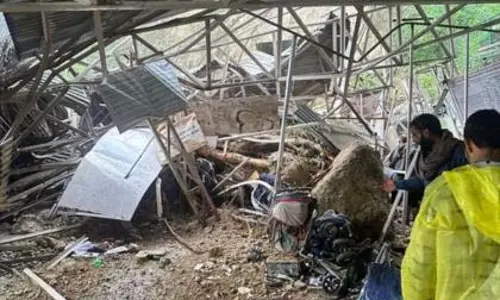 वैष्णो देवी के रास्ते पर भूस्खलन से यात्री फंसे, बचाव कार्य जारी
