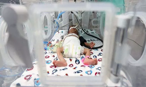पाकिस्तान: जैकोबाबाद में इनक्यूबेटर की कमी से नवजात की मौत