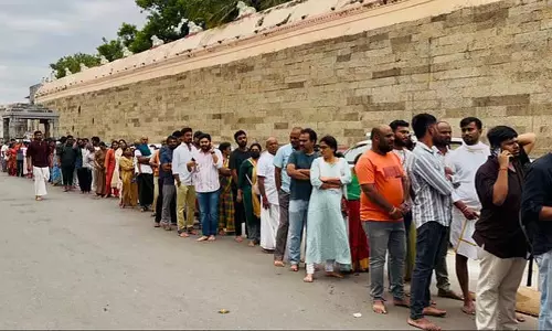 तिरुवन्नामलाई के अरुणाचलेश्वर मंदिर में उमड़ी भक्तों की भीड़