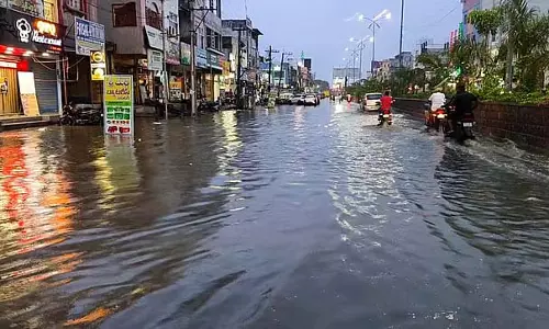 Jangaon की सड़कों पर बारिश से टैक्स बर्बाद Jangaon की सड़कों पर बारिश से टैक्स बर्बाद