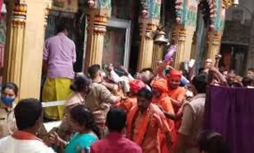 Ayodhya: सावन के दूसरे सोमवार को उमड़े शिवभक्त, किया जलाभिषेक