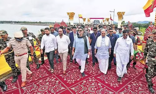 उद्योगपतियों को कर्नाटक से दूर रखने के आंध्र प्रदेश के प्रयास सफल नहीं होंगे: CM उद्योगपतियों को कर्नाटक से दूर रखने के आंध्र प्रदेश के प्रयास सफल नहीं होंगे: CM