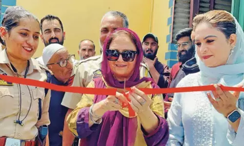 शमीमा फिरदौस ने हब्बा कदल में विकास कार्यों की समीक्षा की शमीमा फिरदौस ने हब्बा कदल में विकास कार्यों की समीक्षा की