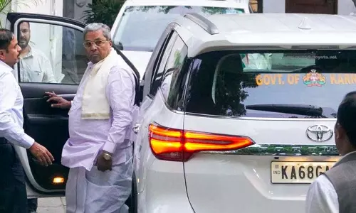 सिद्धारमैया की पत्नी को MUDA प्लॉट मामले में सुप्रीम कोर्ट से राहत सिद्धारमैया की पत्नी को MUDA प्लॉट मामले में सुप्रीम कोर्ट से राहत