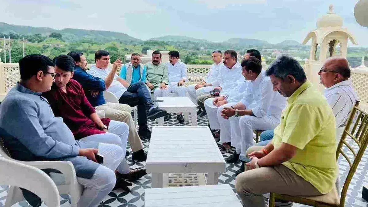 Bhopal: मांडू में कांग्रेस विधायकों के लिए दो दिवसीय “नव संकल्प शिविर” आज से शुरू Bhopal: मांडू में कांग्रेस विधायकों के लिए दो दिवसीय “नव संकल्प शिविर” आज से शुरू