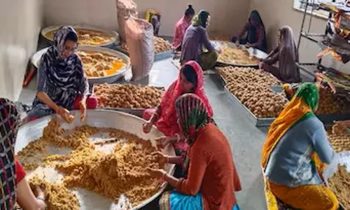 Ujjain: महाकाल मंदिर में सावन के दूसरे सोमवार पर बनी 80 क्विंटल लड्डू प्रसादी Ujjain: महाकाल मंदिर में सावन के दूसरे सोमवार पर बनी 80 क्विंटल लड्डू प्रसादी