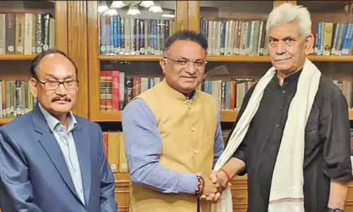 कारगिल के लिए विशेष पासपोर्ट वैन को हरी झंडी दिखाई गई