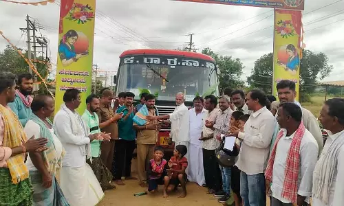 ग्रामीण क्षेत्रों के लिए सरकारी बस: ग्रामीणों ने मनाया जश्न ग्रामीण क्षेत्रों के लिए सरकारी बस: ग्रामीणों ने मनाया जश्न