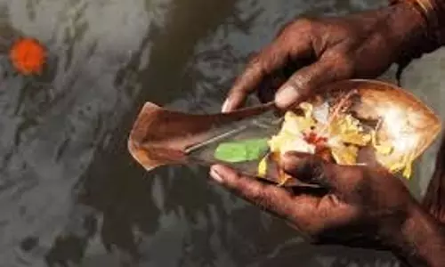 Sawan Amavasya 2025: सावन अमावस्या पर पितरों को प्रसन्न करने के लिए स्नान-दान के बाद करें ये पाठ Sawan Amavasya 2025: सावन अमावस्या पर पितरों को प्रसन्न करने के लिए स्नान-दान के बाद करें ये पाठ