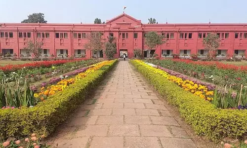 जूनियर छात्रों की रैगिंग करने पर Ravenshaw विश्वविद्यालय के दस छात्रों को छात्रावास से निकाला गया