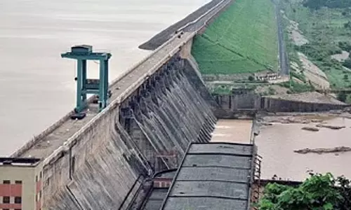 Odisha: हीराकुंड बांध के सामने वाले हिस्से का जल्द ही पर्यावरण-अनुकूल कायाकल्प किया जाएगा Odisha: हीराकुंड बांध के सामने वाले हिस्से का जल्द ही पर्यावरण-अनुकूल कायाकल्प किया जाएगा