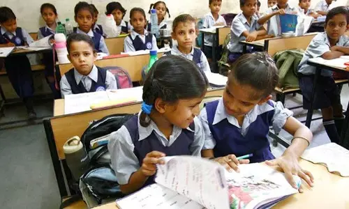 Ballia: सरकारी स्कूल की पहल को मिली पहचान, विभाग ने किया सम्मानित Ballia: सरकारी स्कूल की पहल को मिली पहचान, विभाग ने किया सम्मानित