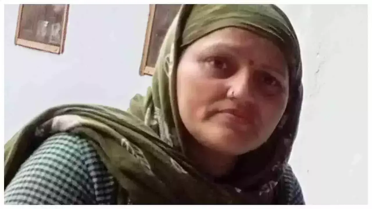 Baghpat: आशा वर्कर की गोली मारकर हत्या, अर्धनग्न हालत में बोरे में मिली लाश Baghpat: आशा वर्कर की गोली मारकर हत्या, अर्धनग्न हालत में बोरे में मिली लाश