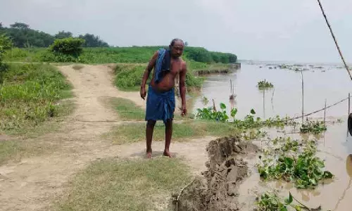 Malda के 10 गांवों पर गंगा और महानंदा नदियों के कटाव का खतरा