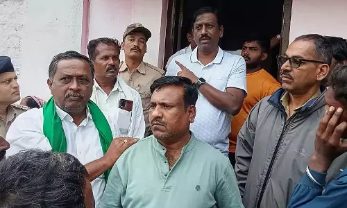 Byadagi : यूरिया खाद के लिए किसान बेताब