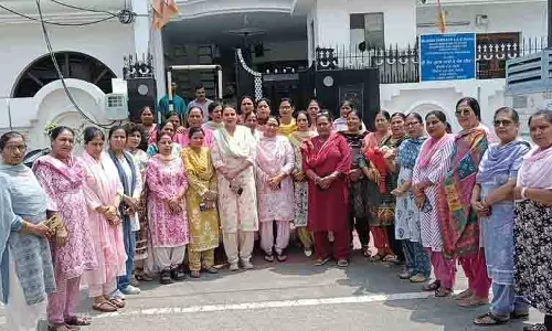 Punjab BJP महिला मोर्चा प्रमुख ने सोम प्रकाश के आवास का दौरा किया