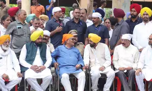 मैराथन के दिग्गज Fauja Singh को सम्मानित करने के लिए सभी एकजुट हुए